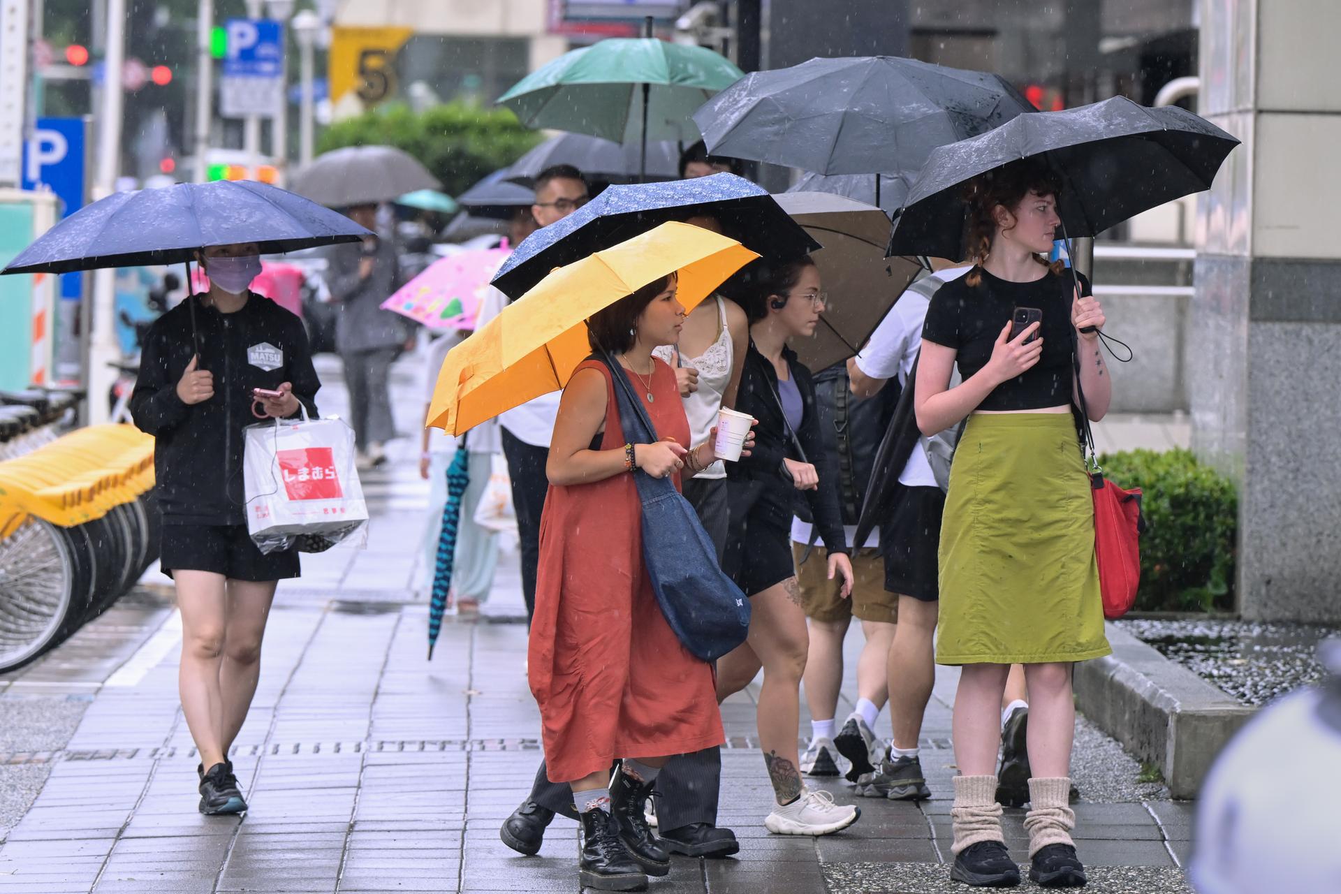 台一週天氣預報：低壓帶及東北風接力 有陣雨